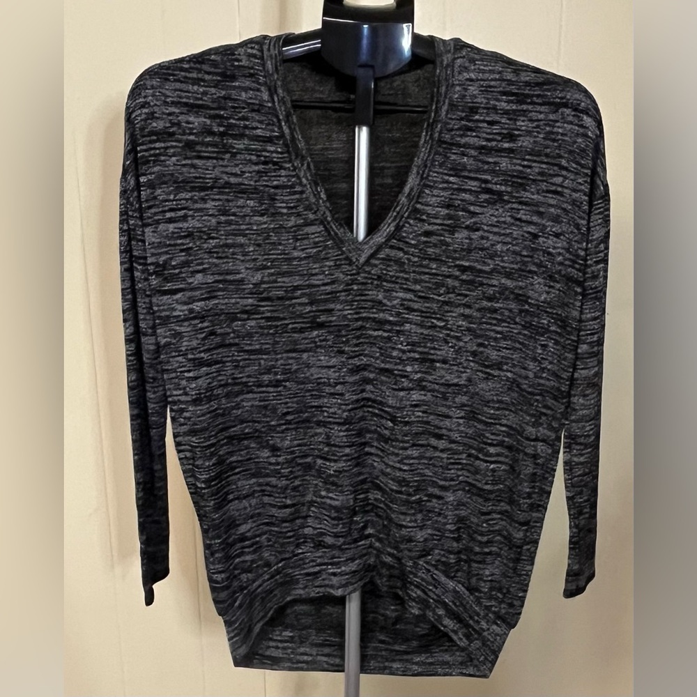 Wilfred Heathered Black V-Neck Sweater